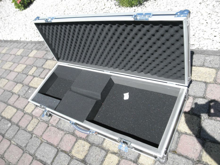 Flight Case na gitarę elektryczną. Futerał sztywny, twardy. Jak NOWY.