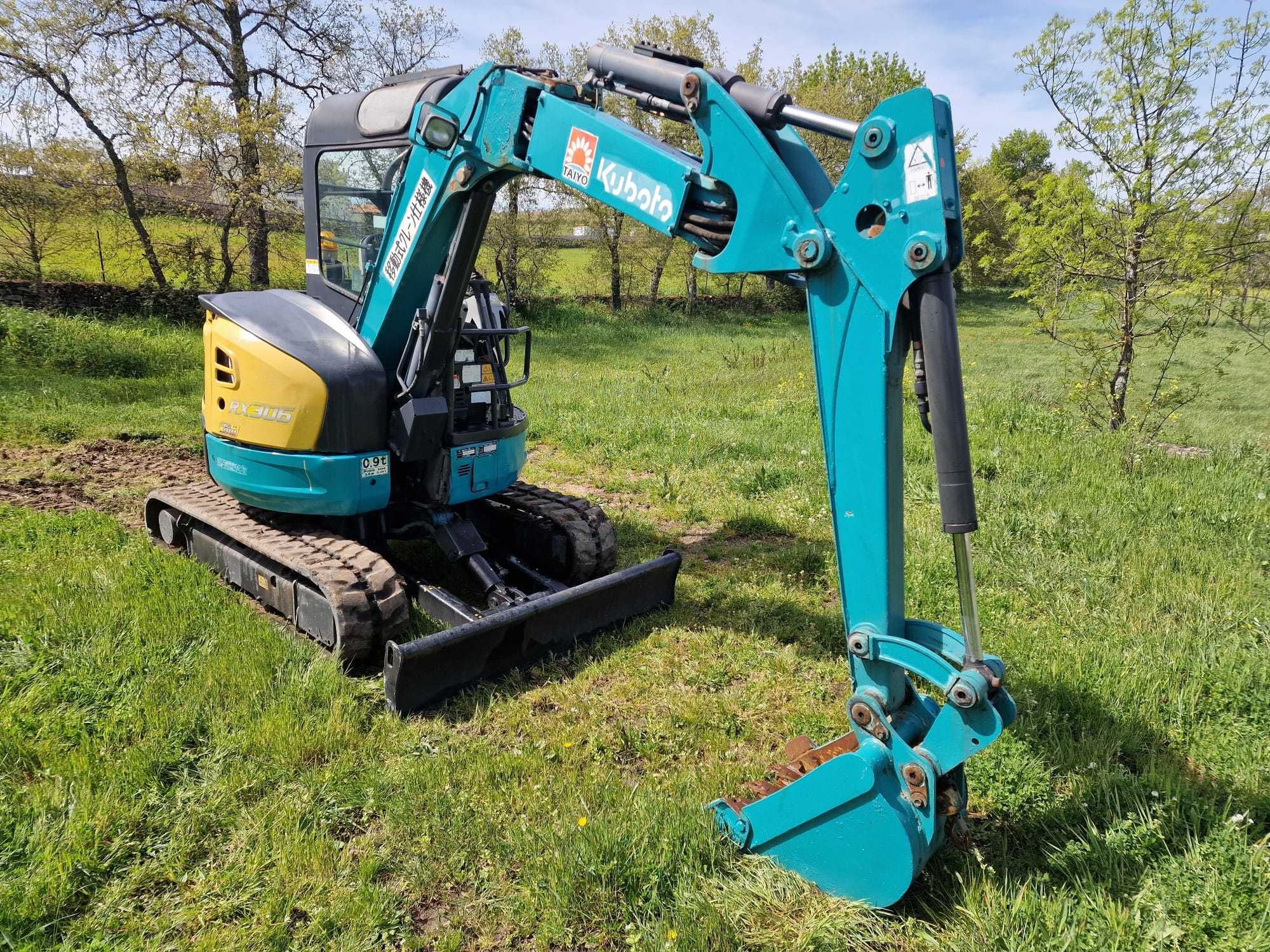 Giratória / Escavadora Kubota RX-306 - Braço articulado - 3 Toneladas