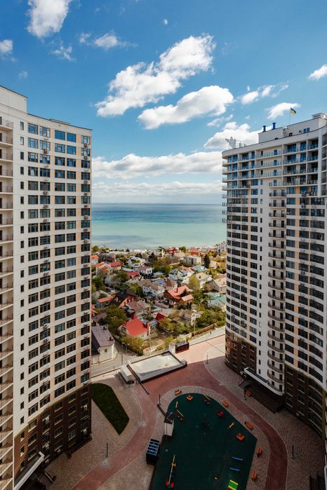 Сдам 2х комн квартиру 32 Жемчужина, без выселения на лето