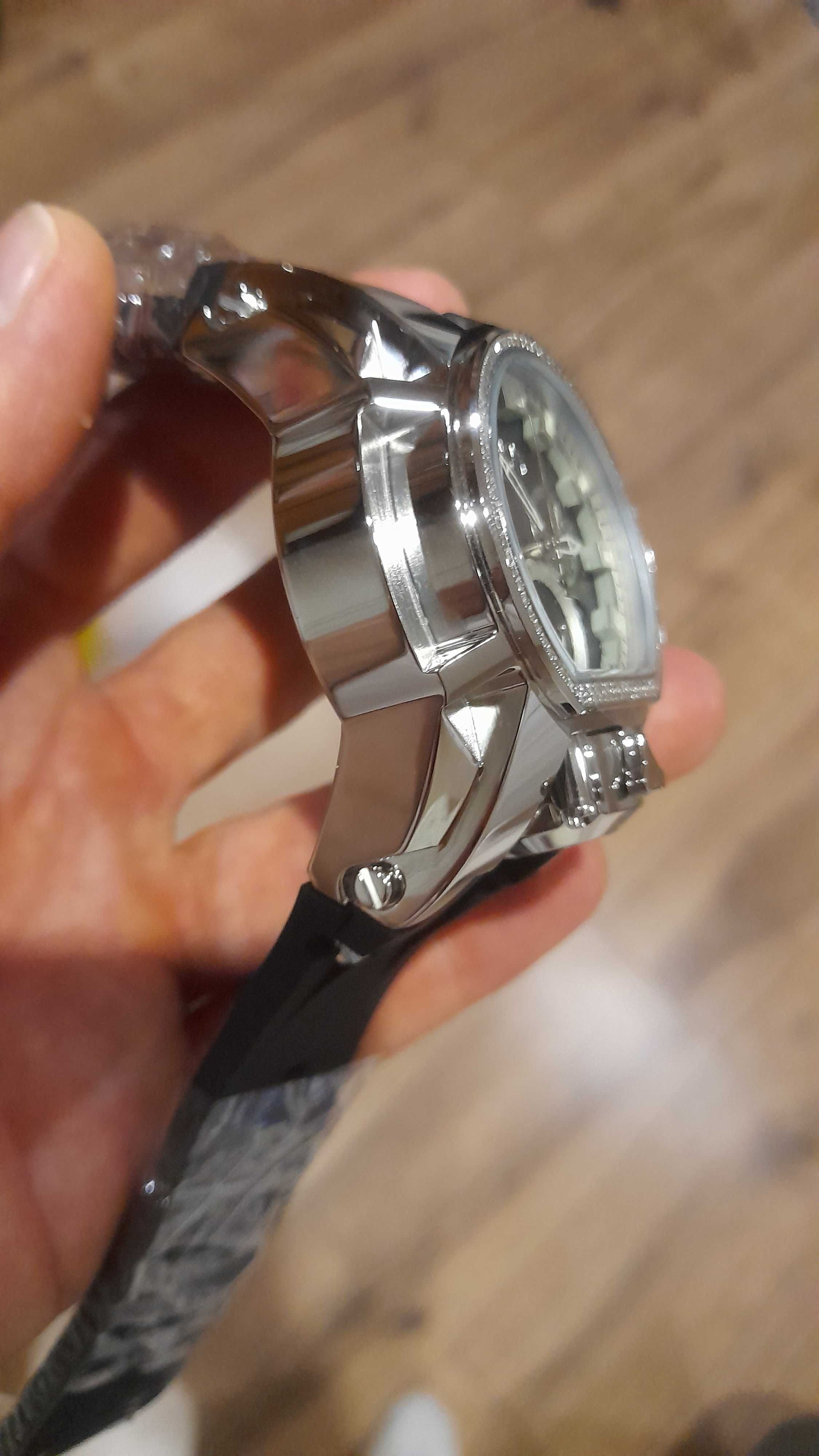 Invicta Bolt Zeus Magnum 0.43 Carat Diamond
