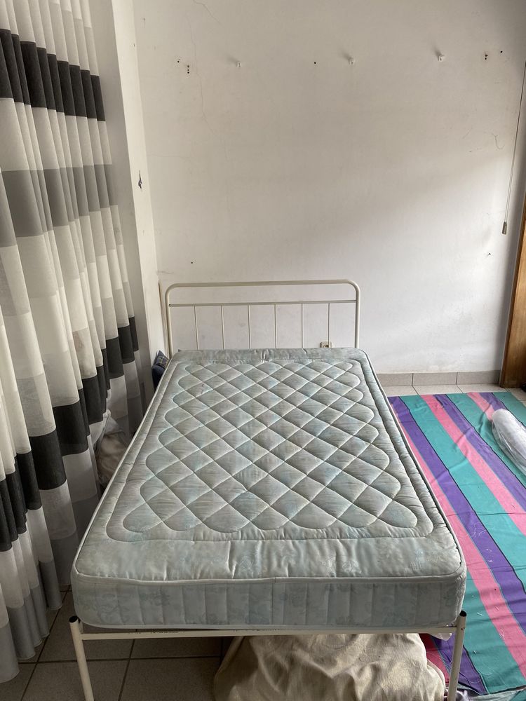 Cama de ferro + colchão