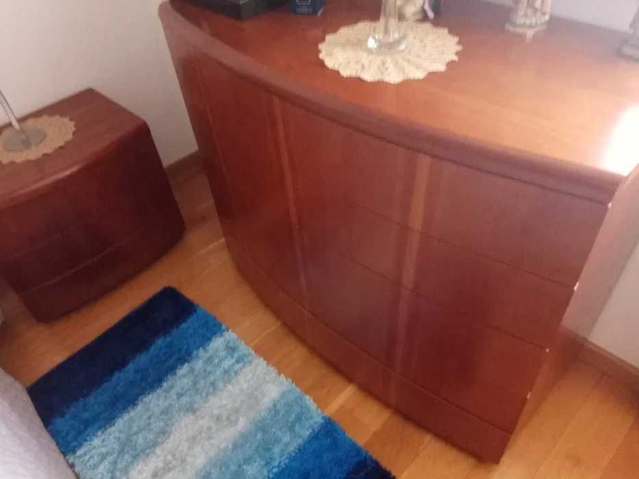 Comoda em excelente estado