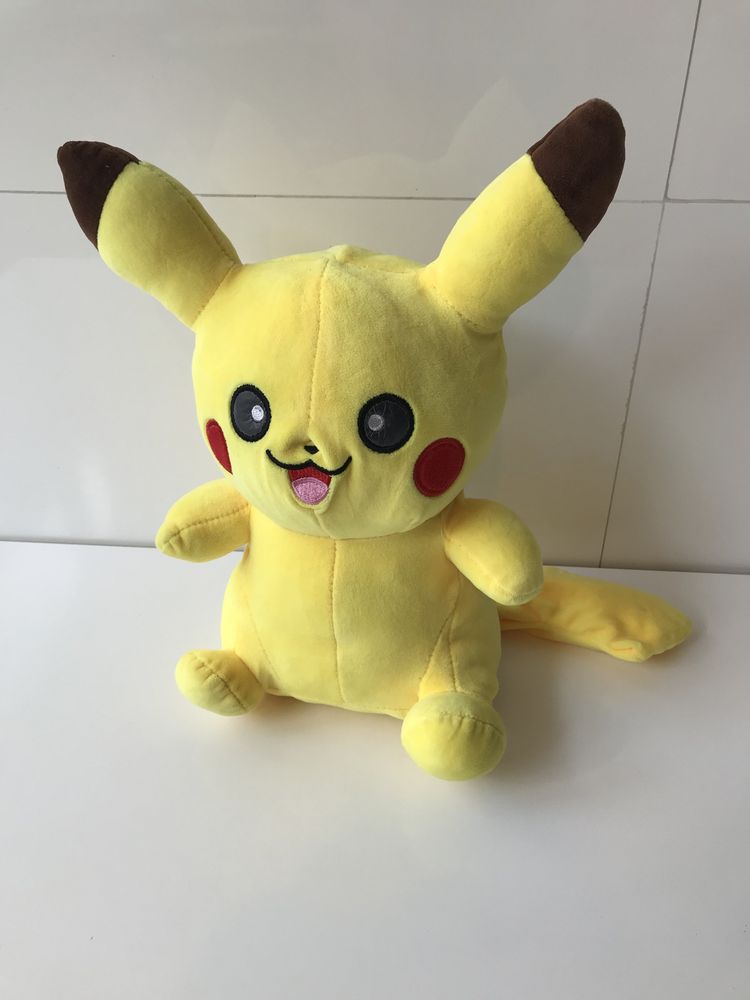 Peluche Pikachu muito fofo com 35cm altura