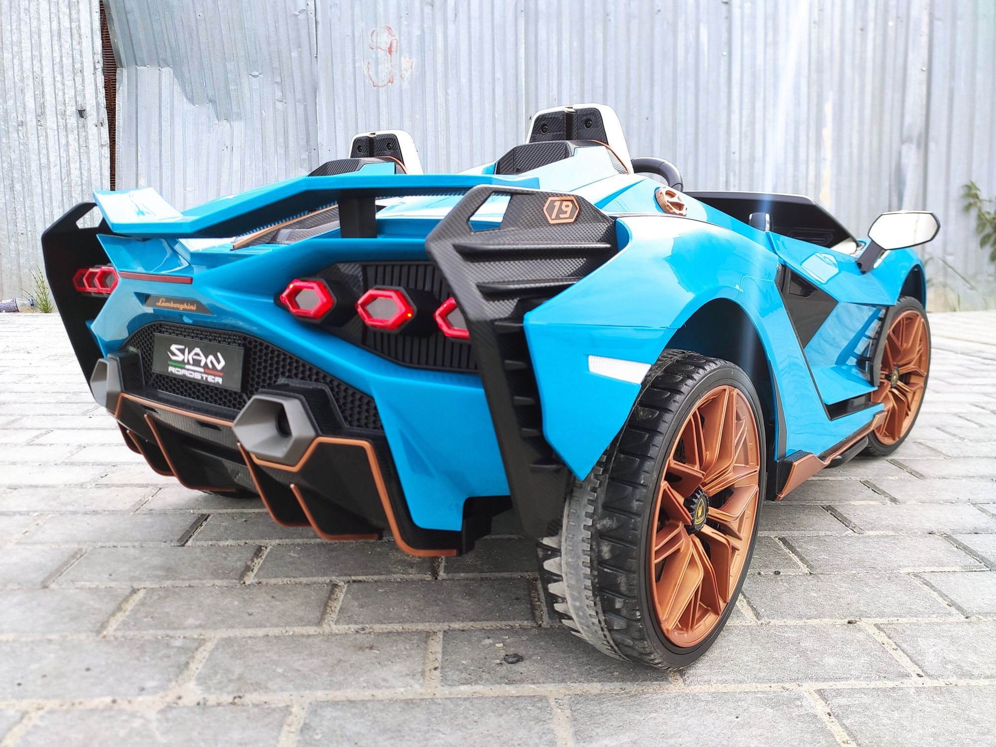 Auto pojazd samochód na akumulator dla dzieci Lamborghini SIAN 4x4 24V