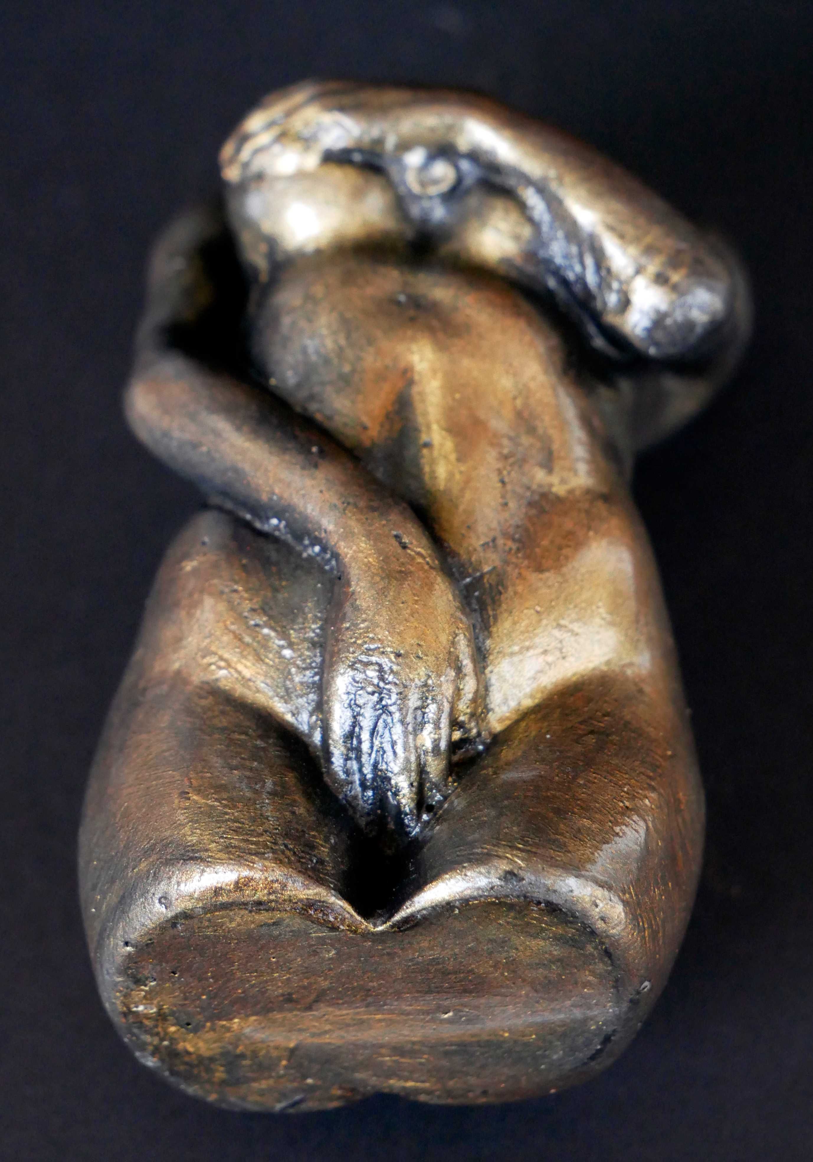 Rzeźba z gipsu / Kobieta /kolor królewskie złoto metaliczny