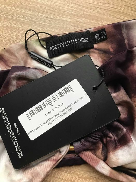 Короткий кроп топ з рукавами prettylittlething