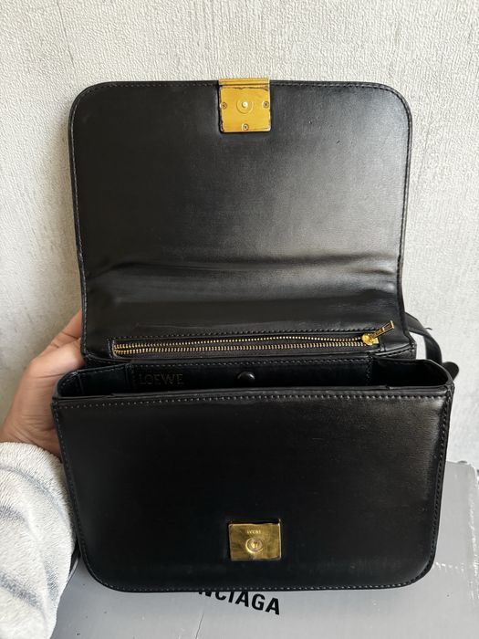 Чорна сумка loewe