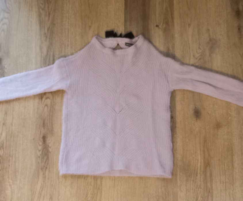 Sweter dziewczęcy 140 cm