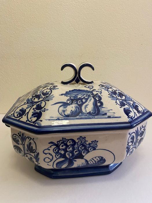 Terrina louça   Viana do Castelo pintada a mão. ALFE cerâmica
