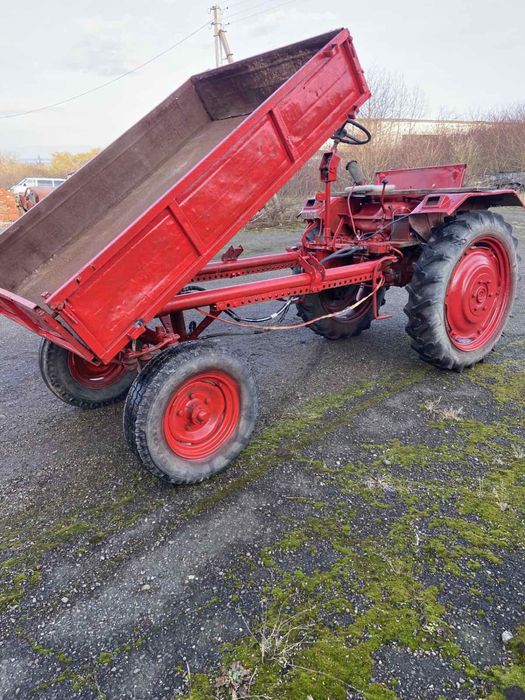 Продам трактор т16 шасік, бульдик , самозвал,припец,кузов тракторець