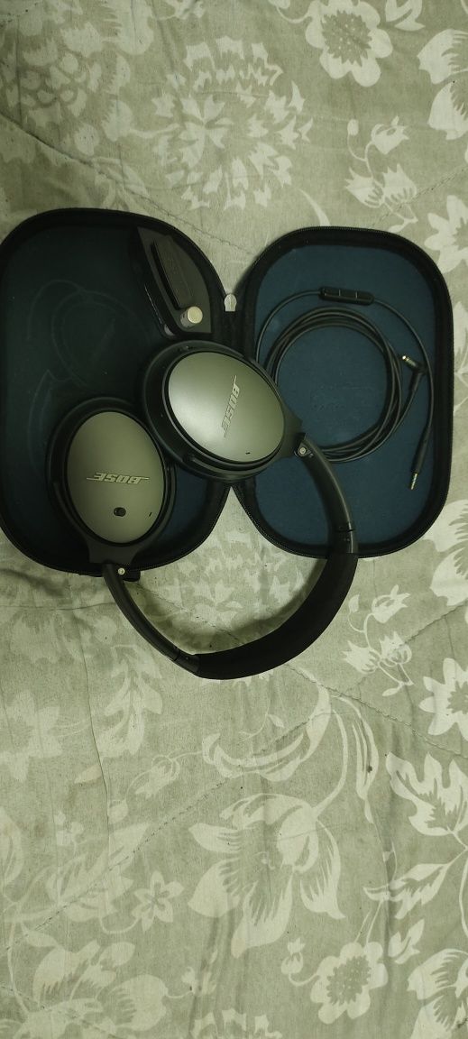 Навушники Bose QC25.