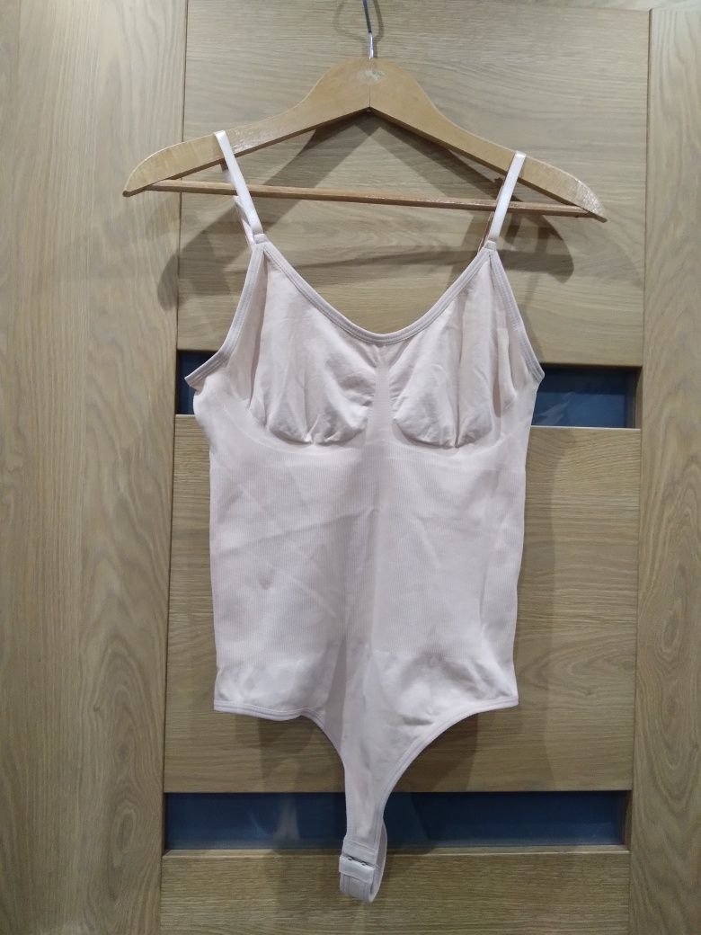 Piękne cieliste body rozmiar L