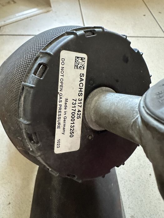 Амортизатор передньої кабіни MAN