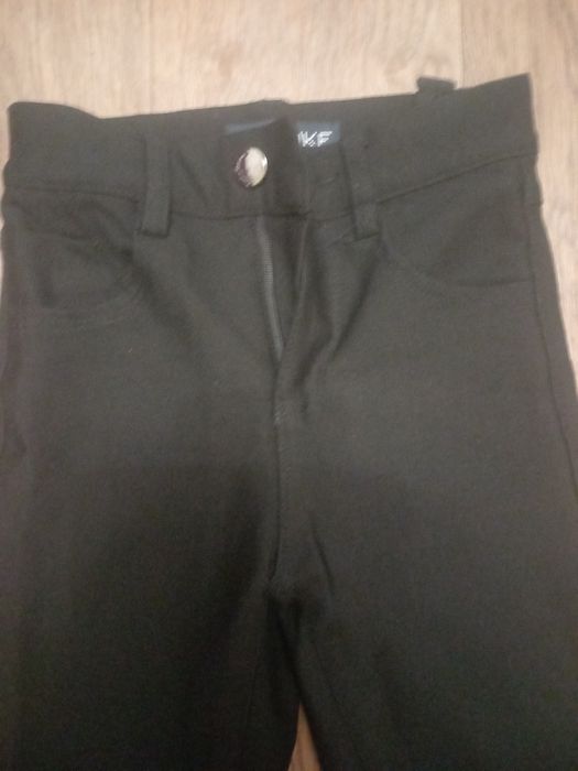 Шкільні штани для дівчинки