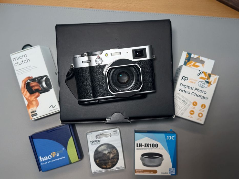 Фотоапарат Fujifilm X100V Silver (+багато аксесуарів до X100V, X100VI)