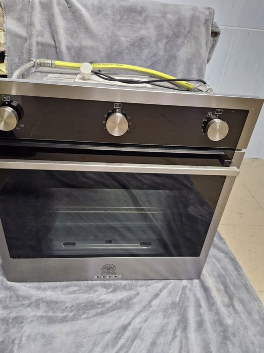 Piekarnik i płyta gazowa w zestawie firmy BERTAZZONI