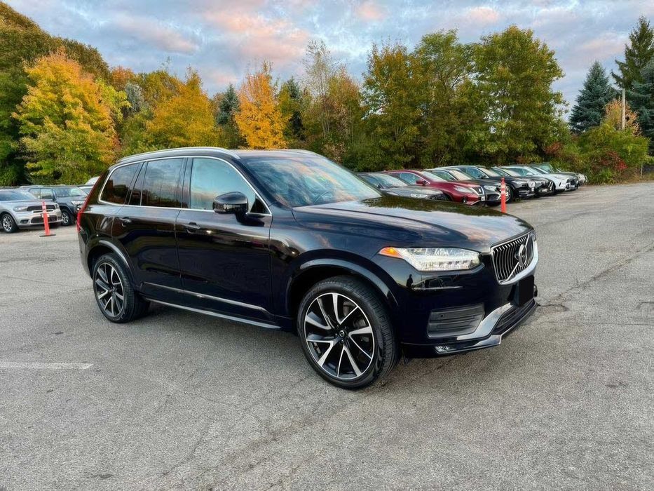 Volvo XC90 T6 Momentum 6-Passenger      2021
