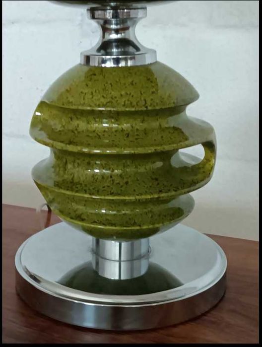 Candeeiro de mesa intemporal