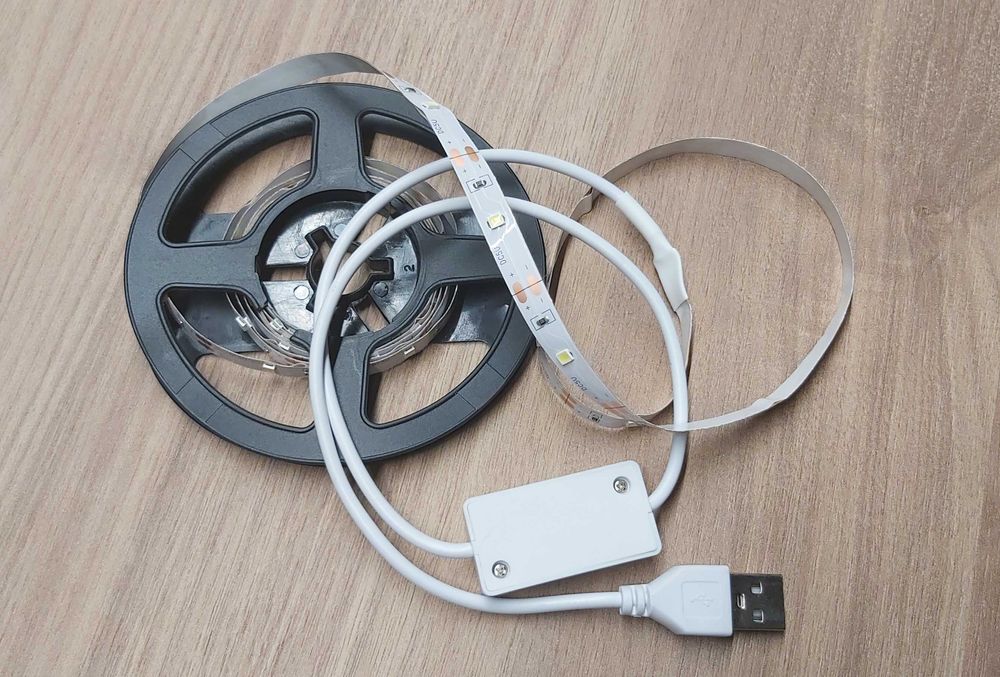 Светодиодная лента 5 вольт от USB с датчиком движения 2 метра
