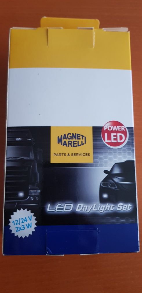 Zestaw lamp LED do jazdy dziennej dobrej firmy Magneti Marelli