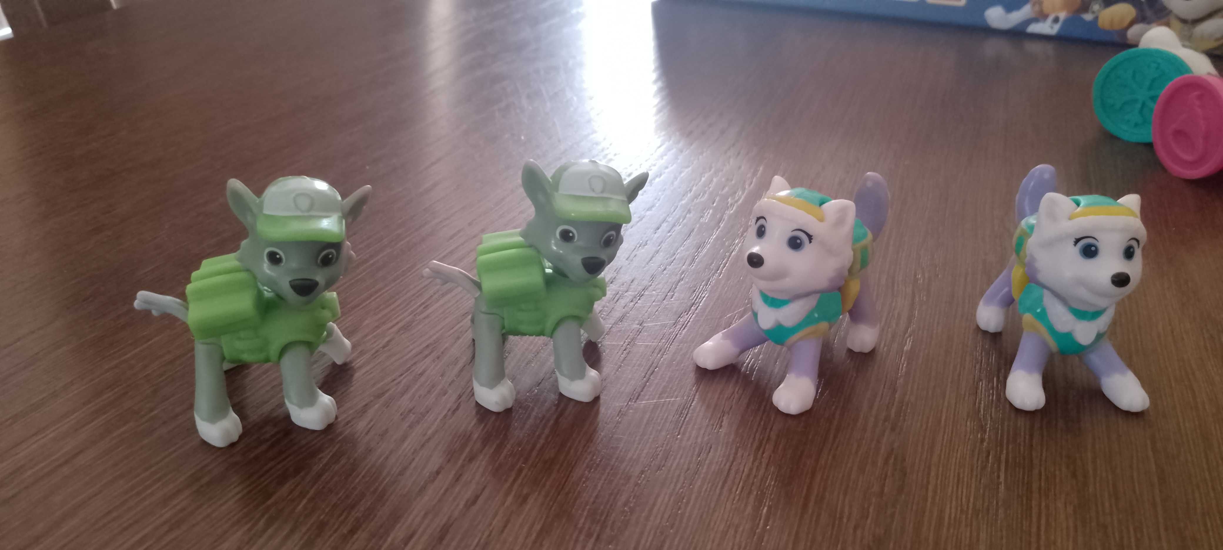 Psi patrol figurki, breloki, zawieszki, bransoletka 31 szt