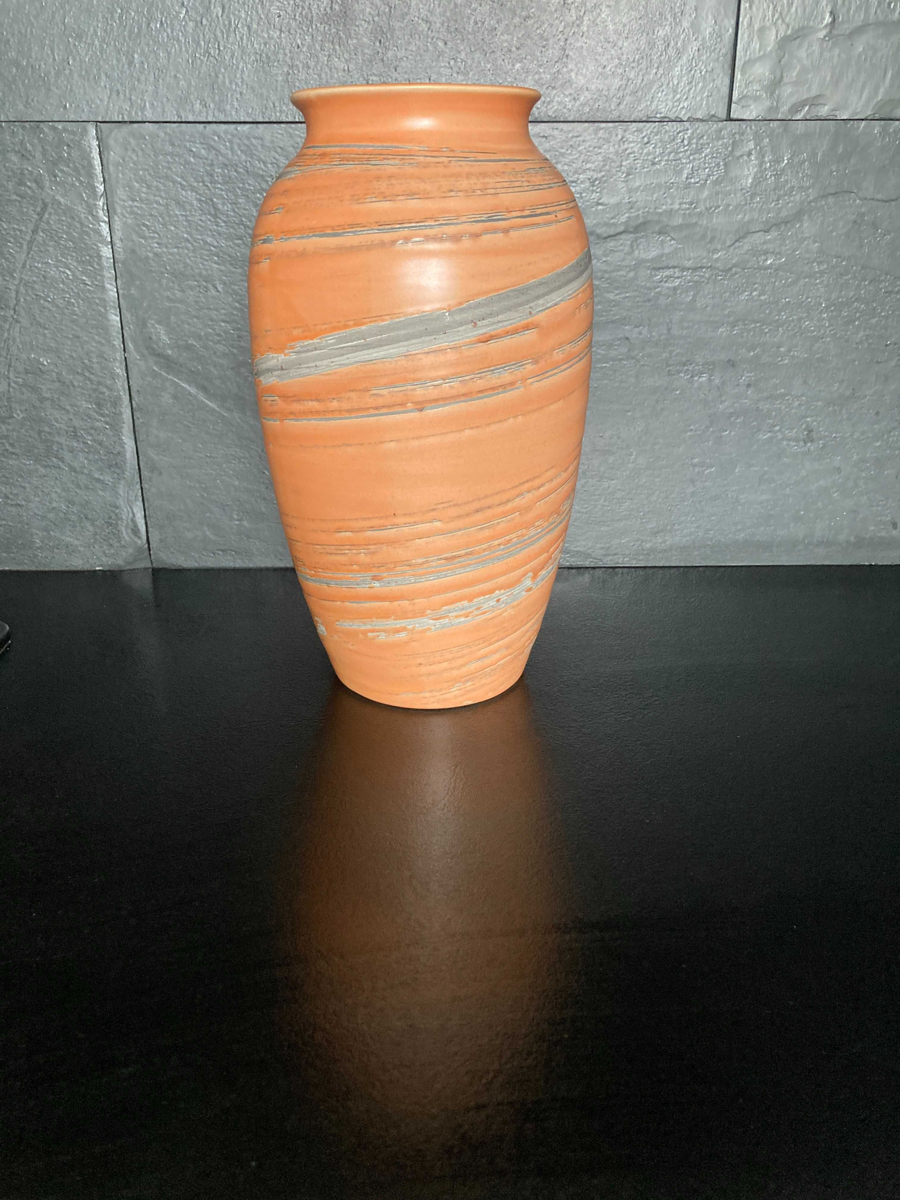 Ceramiczny duży wazon z ciekawym wzorem