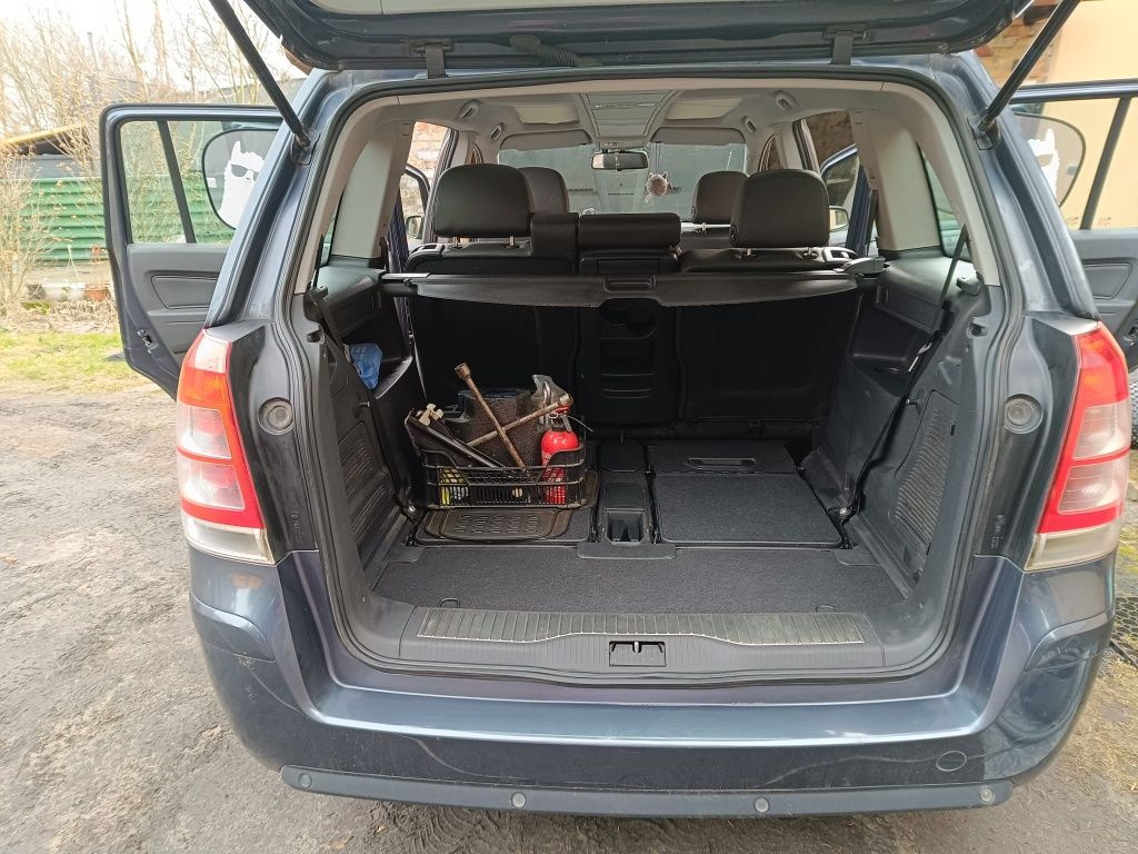 Samochód Opel Zafira 1,8