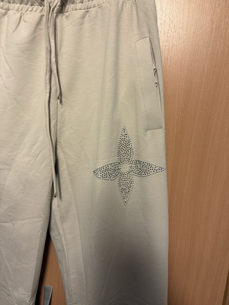 Spodnie  z szeroka nogawka rozmiar L/xl nowe