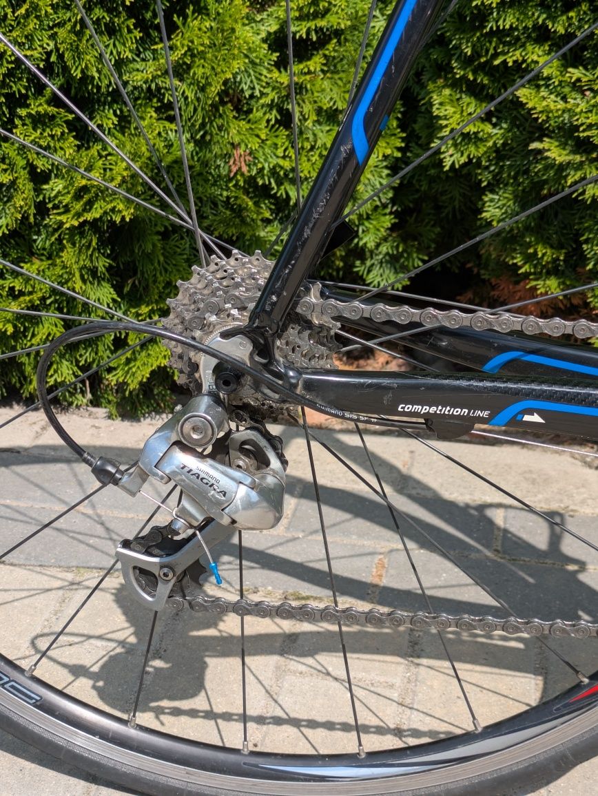 Rower szosowy Cube – aluminiowa rama 7005, karbonowy widelec, Shimano