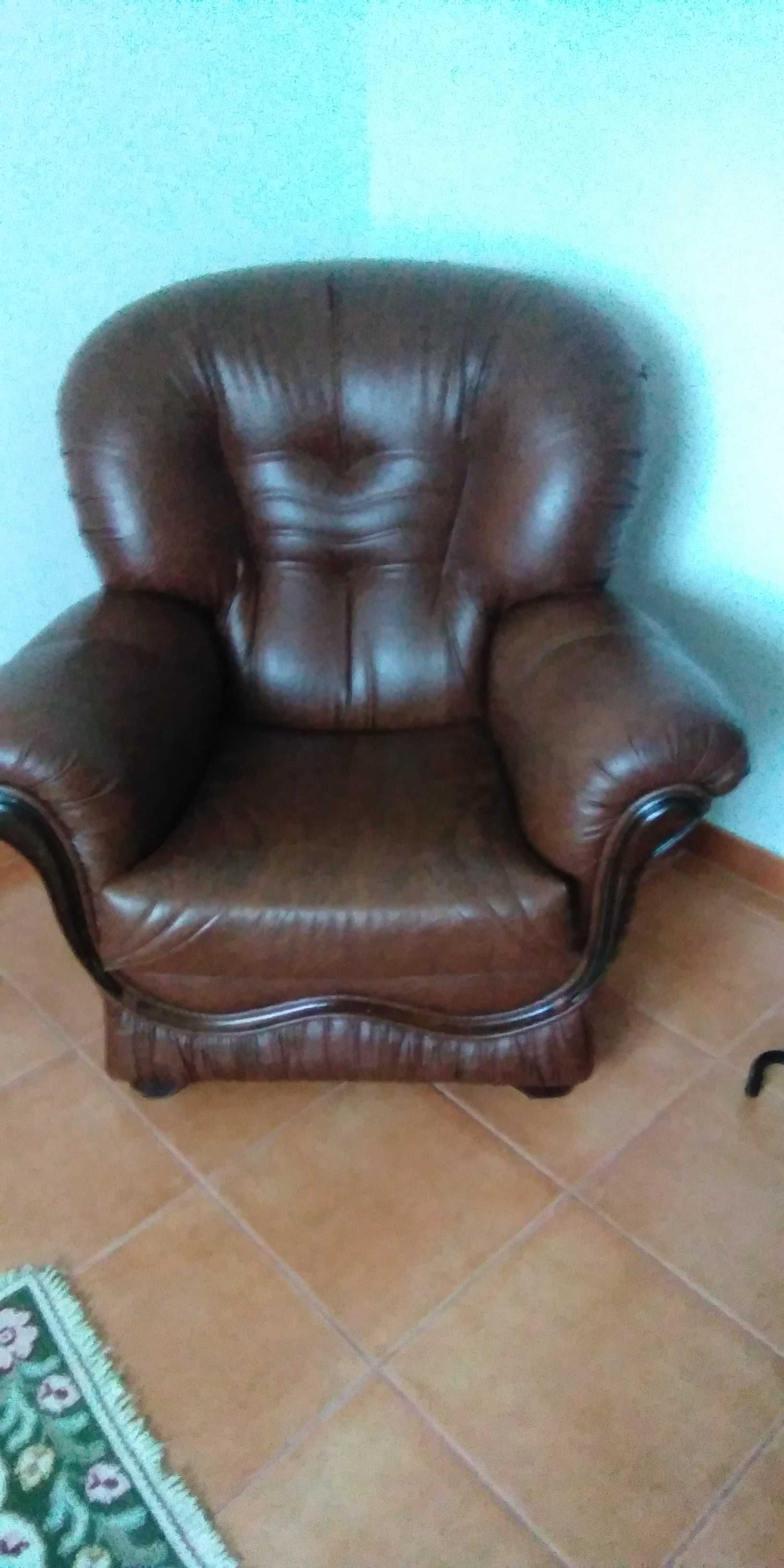Sofá em napel em muito bom estado