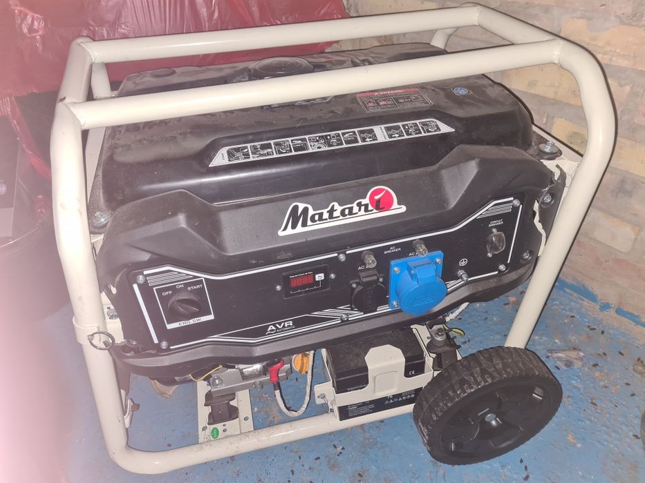 Продаётся генератор 7,5-10кв