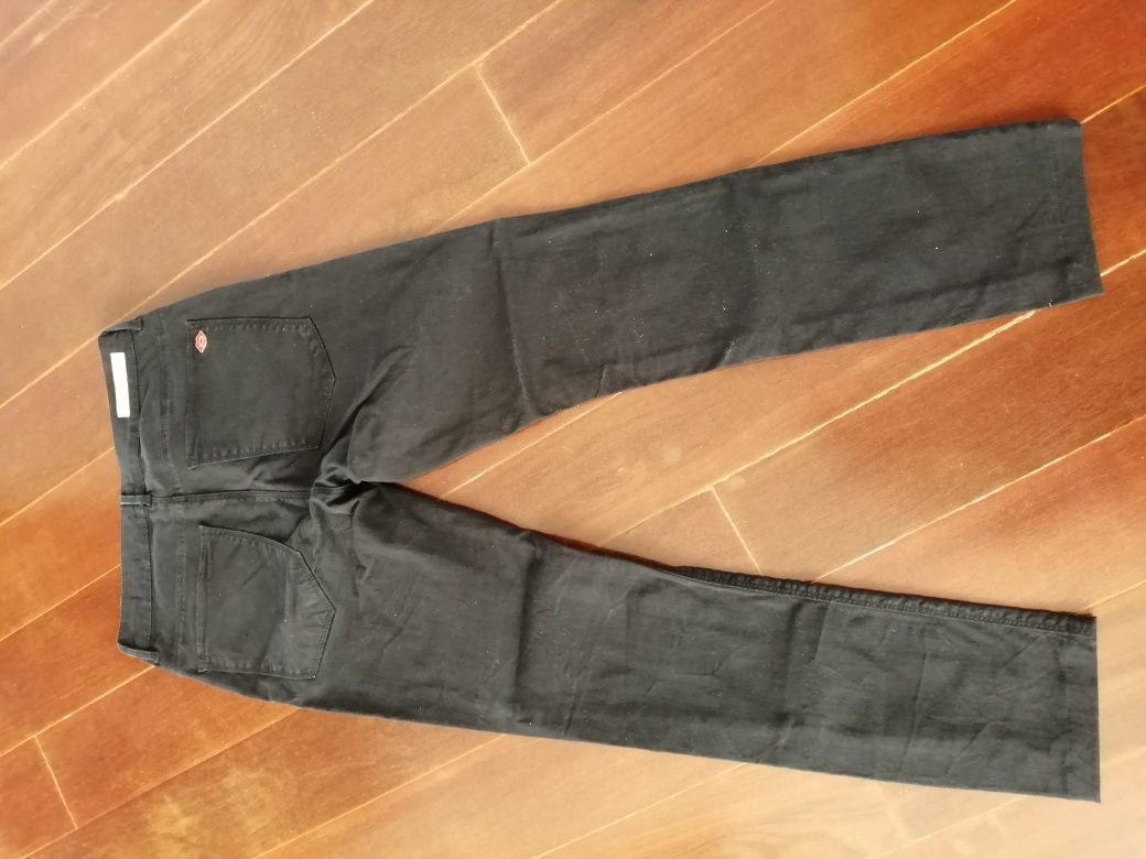 Calça de sarja preta