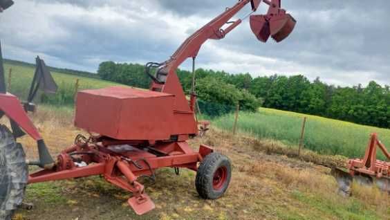 Cyklop Agromet z łyżką i widłami