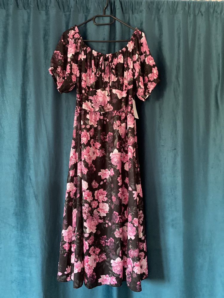 Sukienak hiszpanka plus size midi z rozienciem