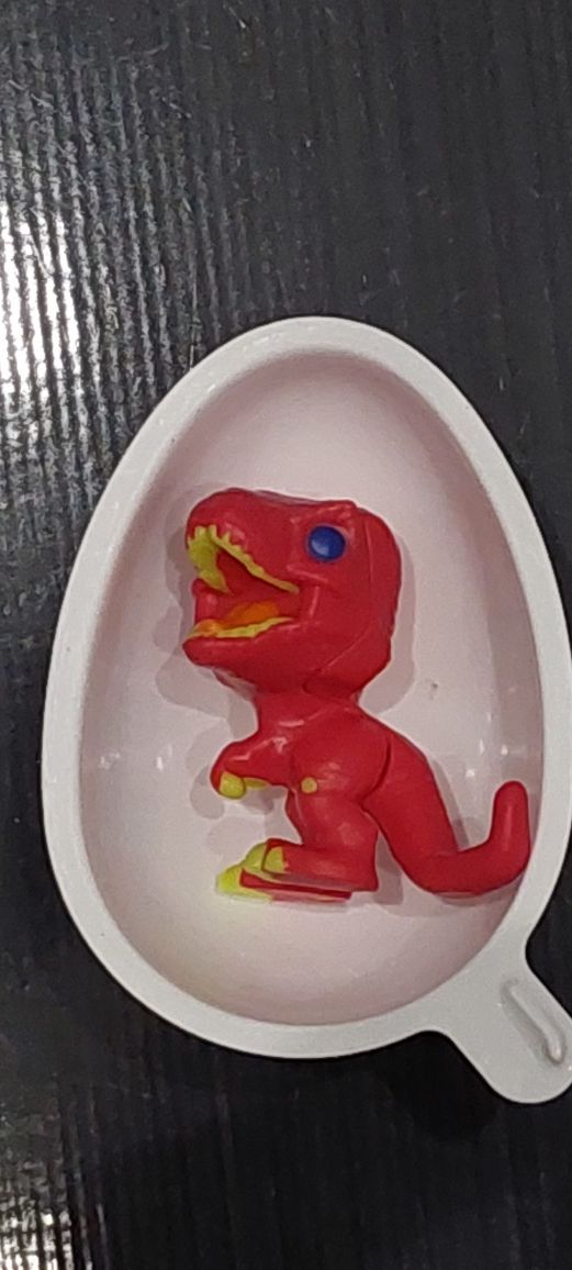 Kinder joy jurassic world динозаври (динозаврики)