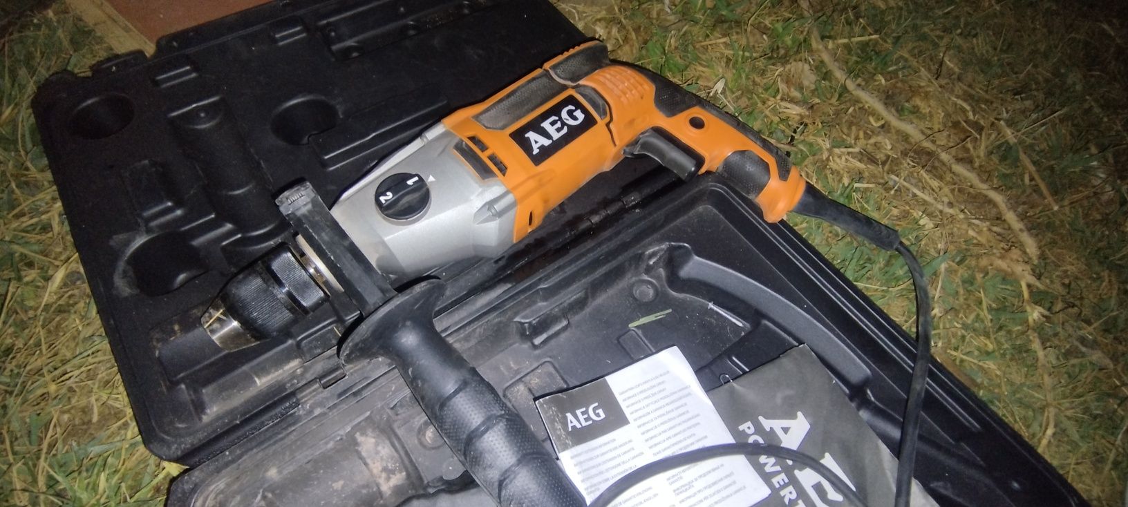Berbequim martelo AEG utilizado 2x