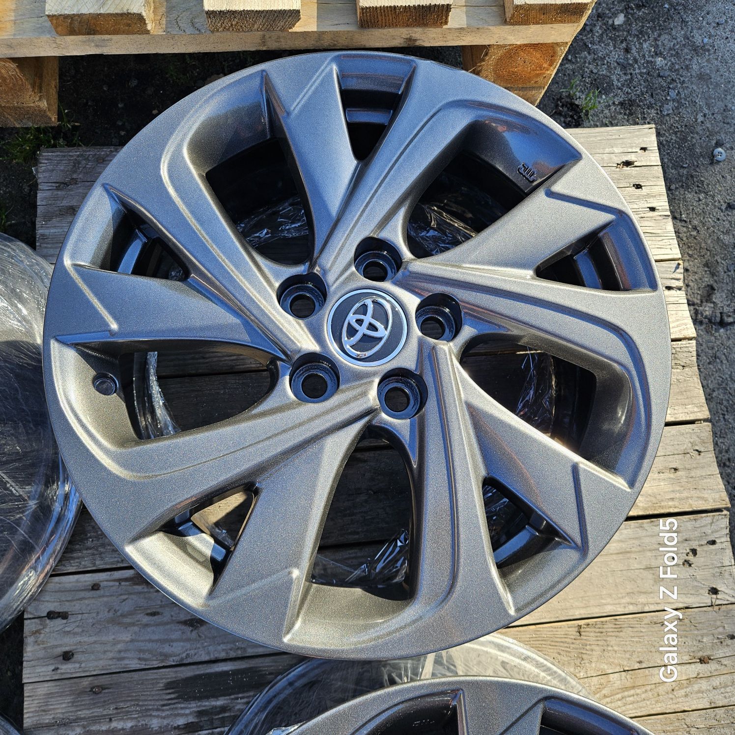 Alufelgi 17 Toyota Auris Yaris Cross ET50 5x114,3