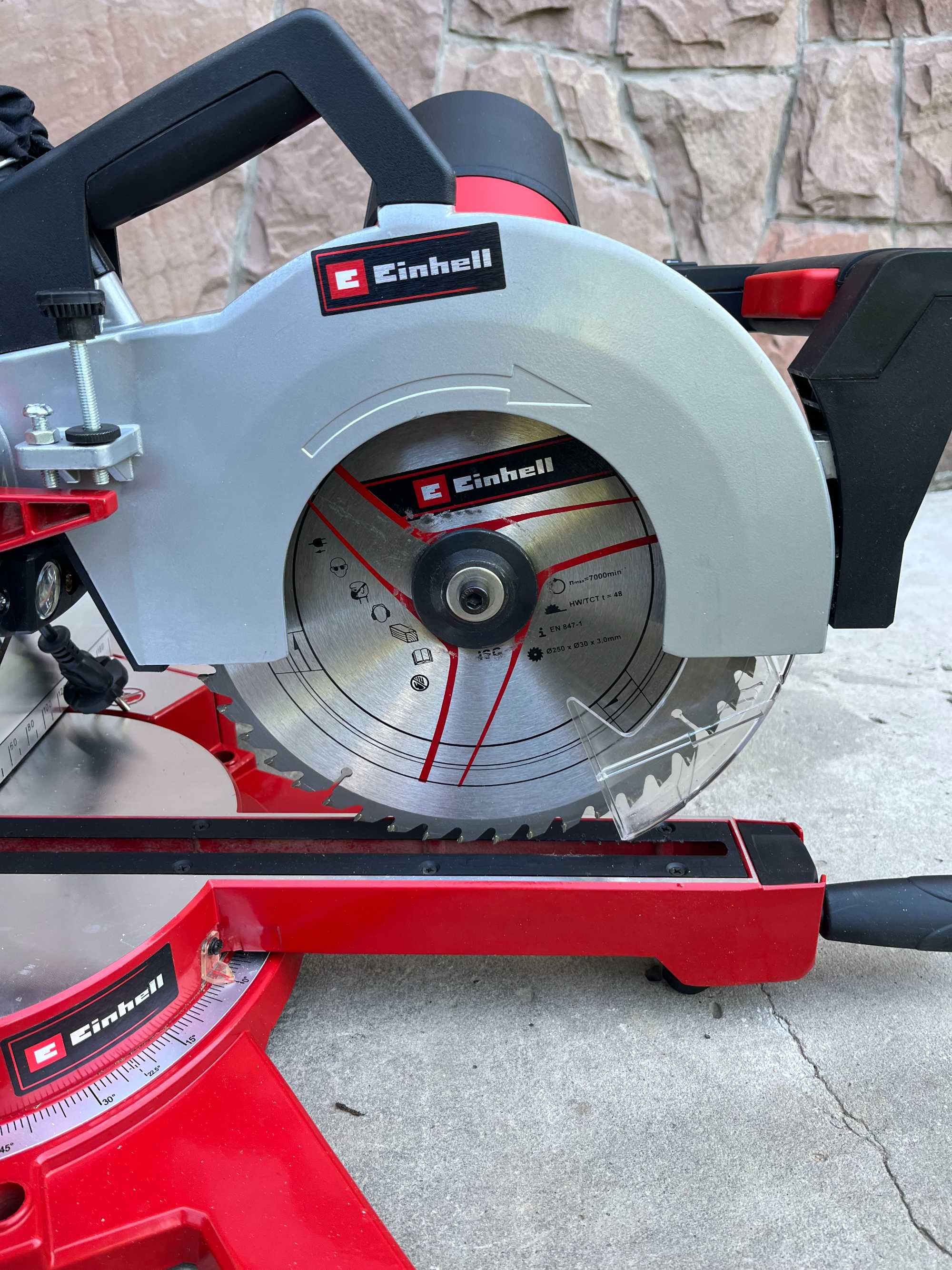 Торцювальна пила Einhell 2534Dual