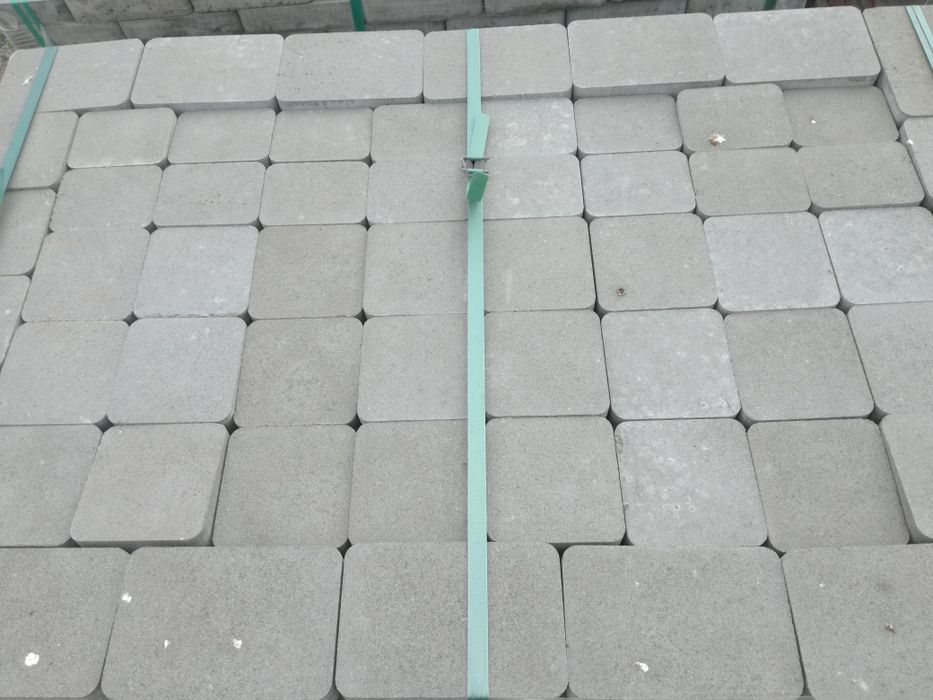 Бруківка.Старе місто, Римський камінь