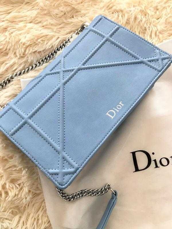 Cумка в стиле dior diorama небесно голубого цвета.