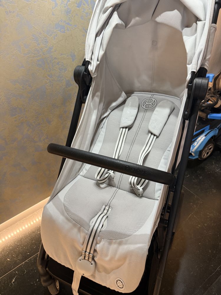 Коляска Cybex Beezy 2025