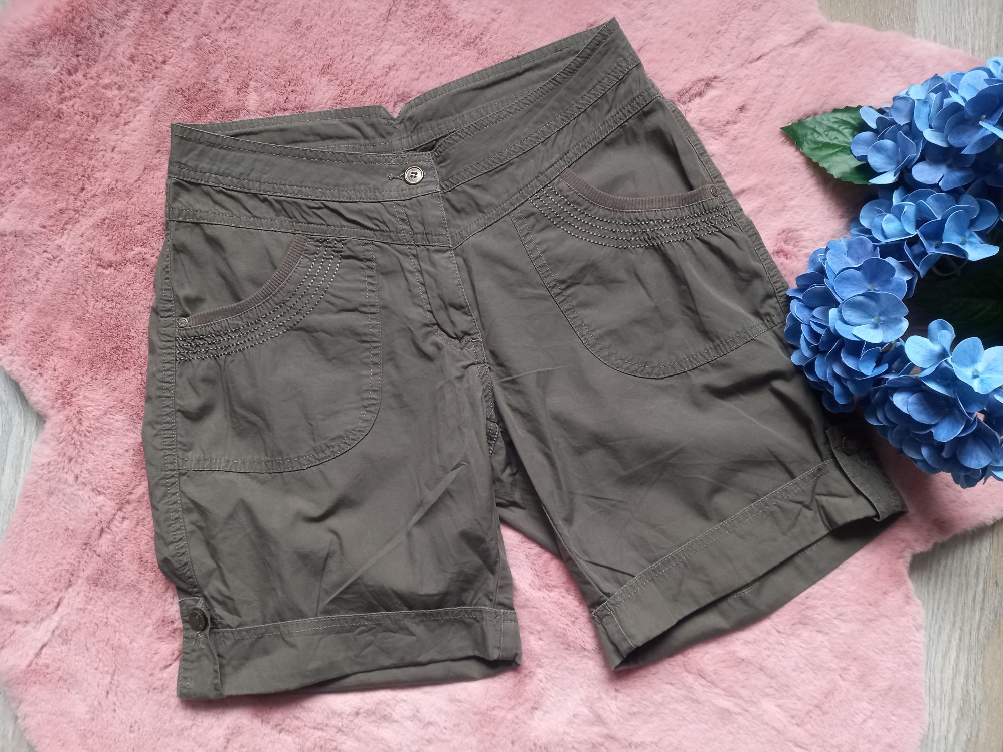 Krótkie spodenki damskie 36, 38, S,M khaki cienkie