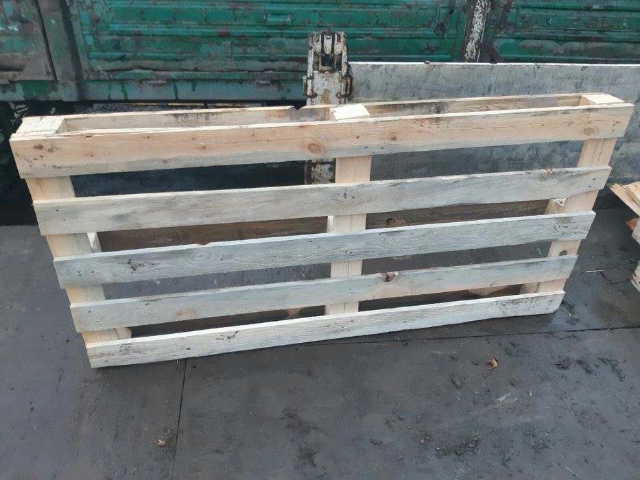 Бруси 1.5м 1.2м.0.10см  Підони різні.Дошка3м різна діаме Пиломатеріали