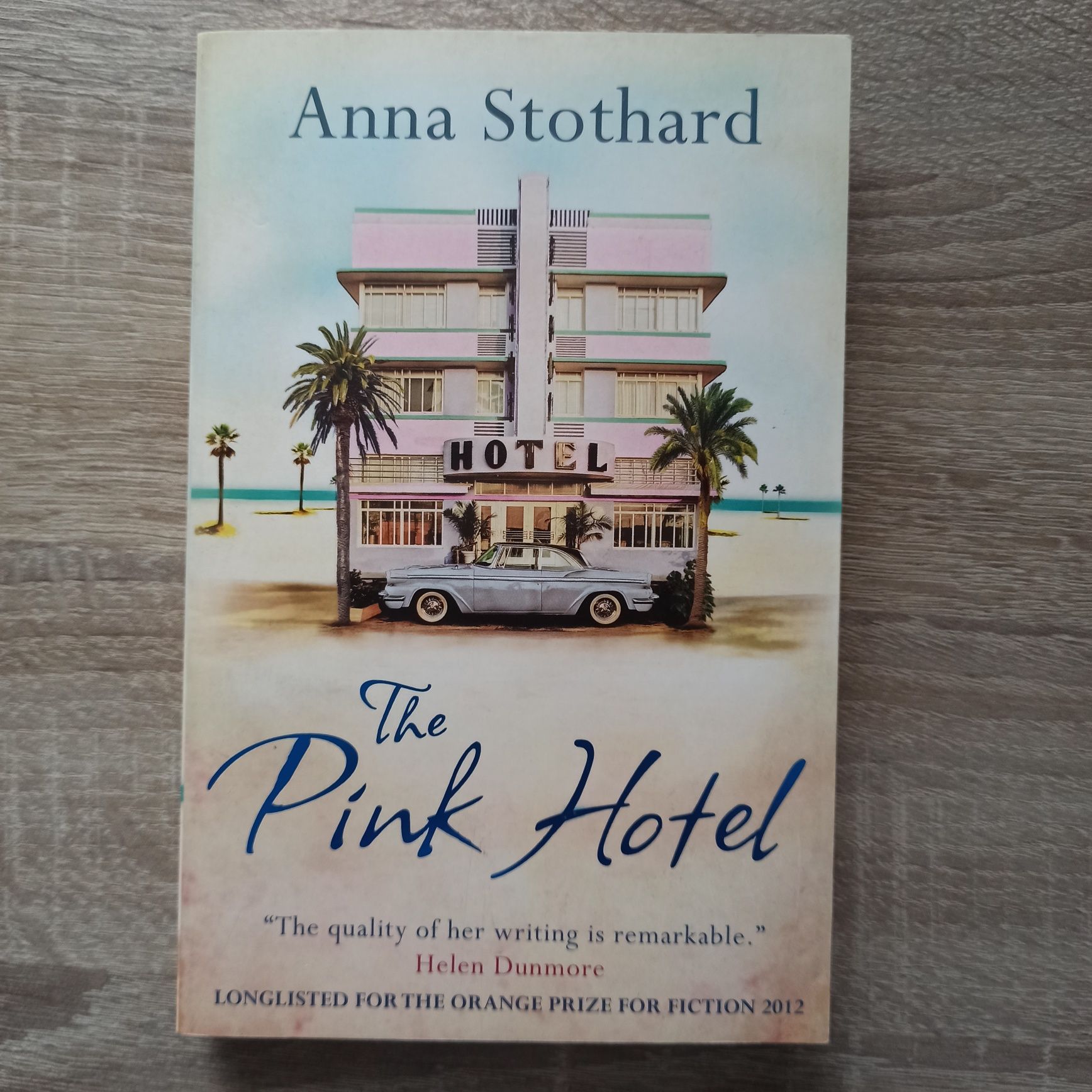 A. Stothard The pink hotel книга англійською