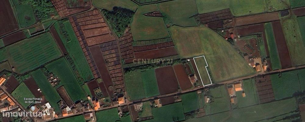 Terreno com 726 m2 no Bom Jesus, ilha Graciosa
