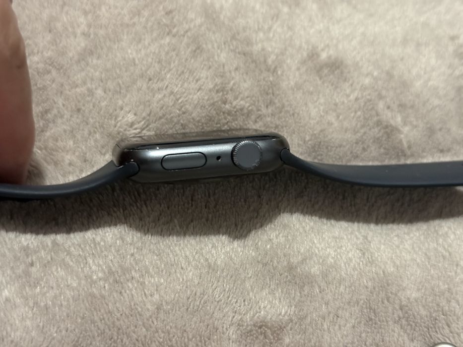 Apple Watch SE black + watch series 3 gold