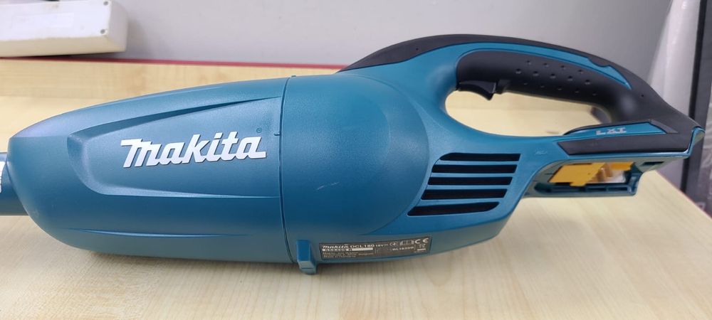 Пылесос ручно Makita DCL180Z