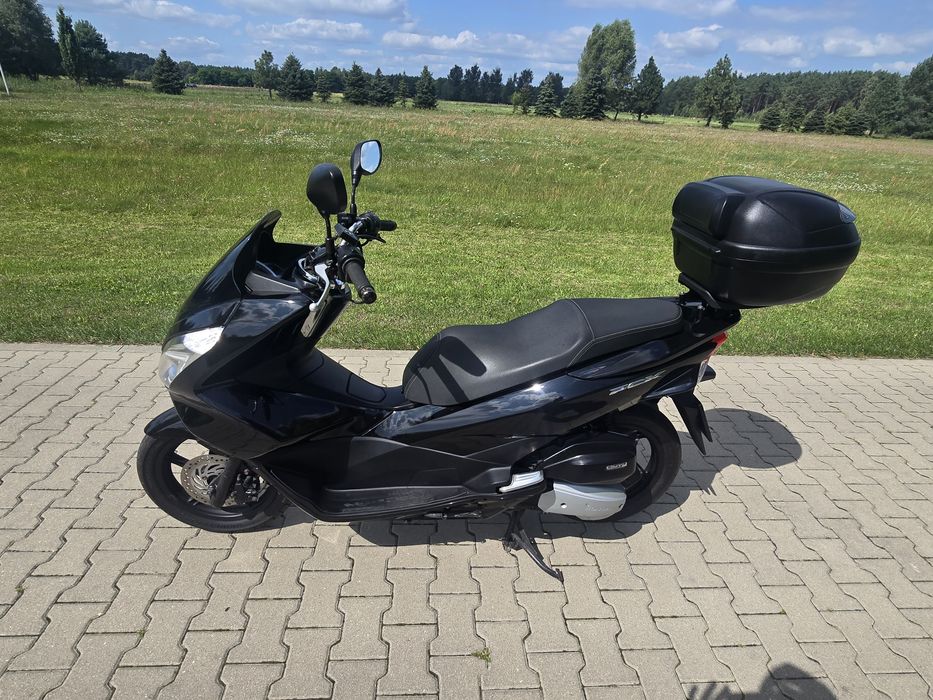 Sprzedam Hondę PCX 125 po serwisie przygotowany do jazdy.