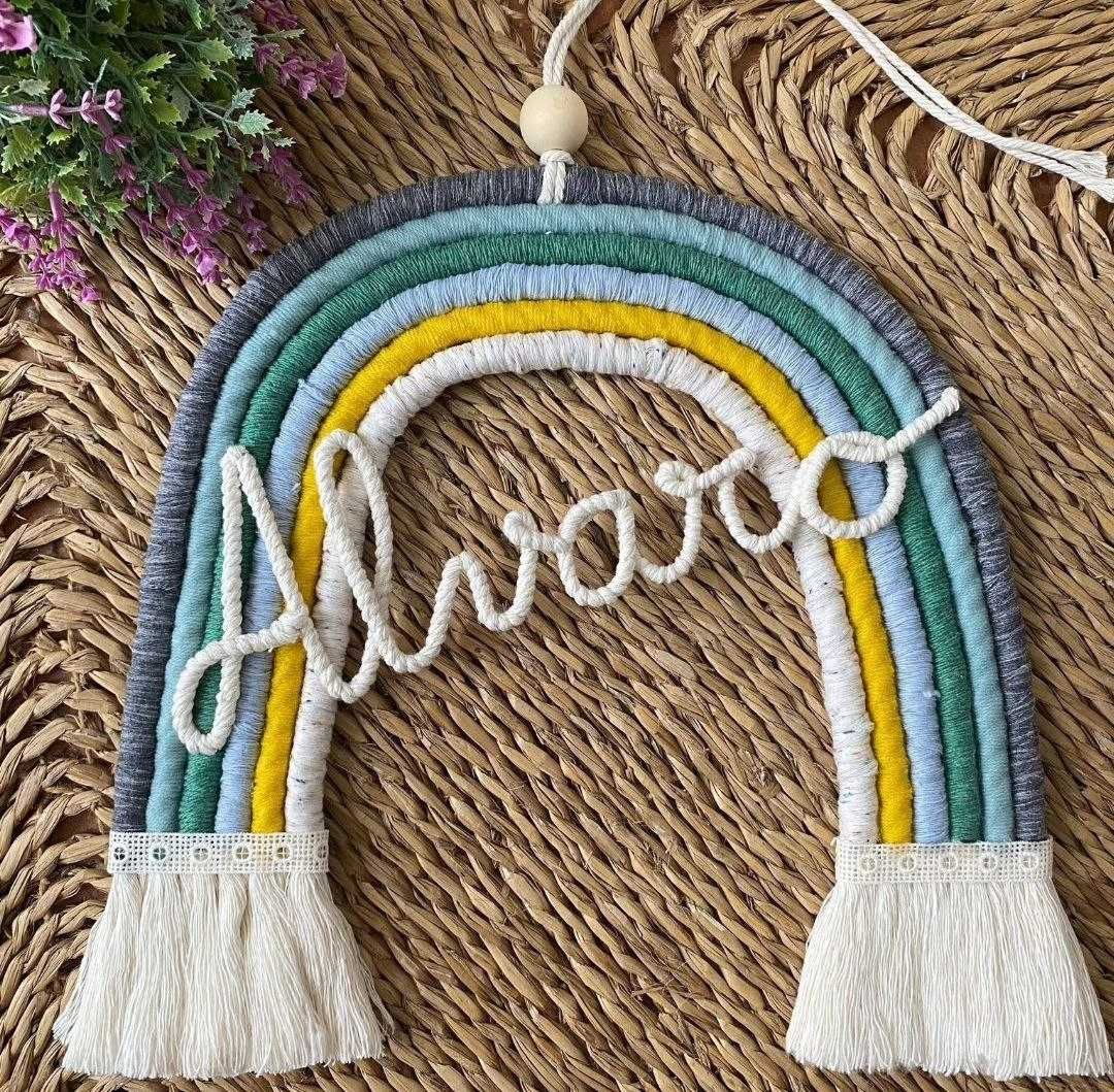 Quadro/arcoiris com nome personalizado para bebé - Macramé