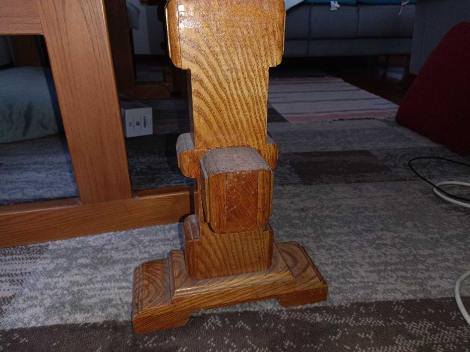 Mesa de Madeira Maciça com Bancos – Peça Artesanal Única